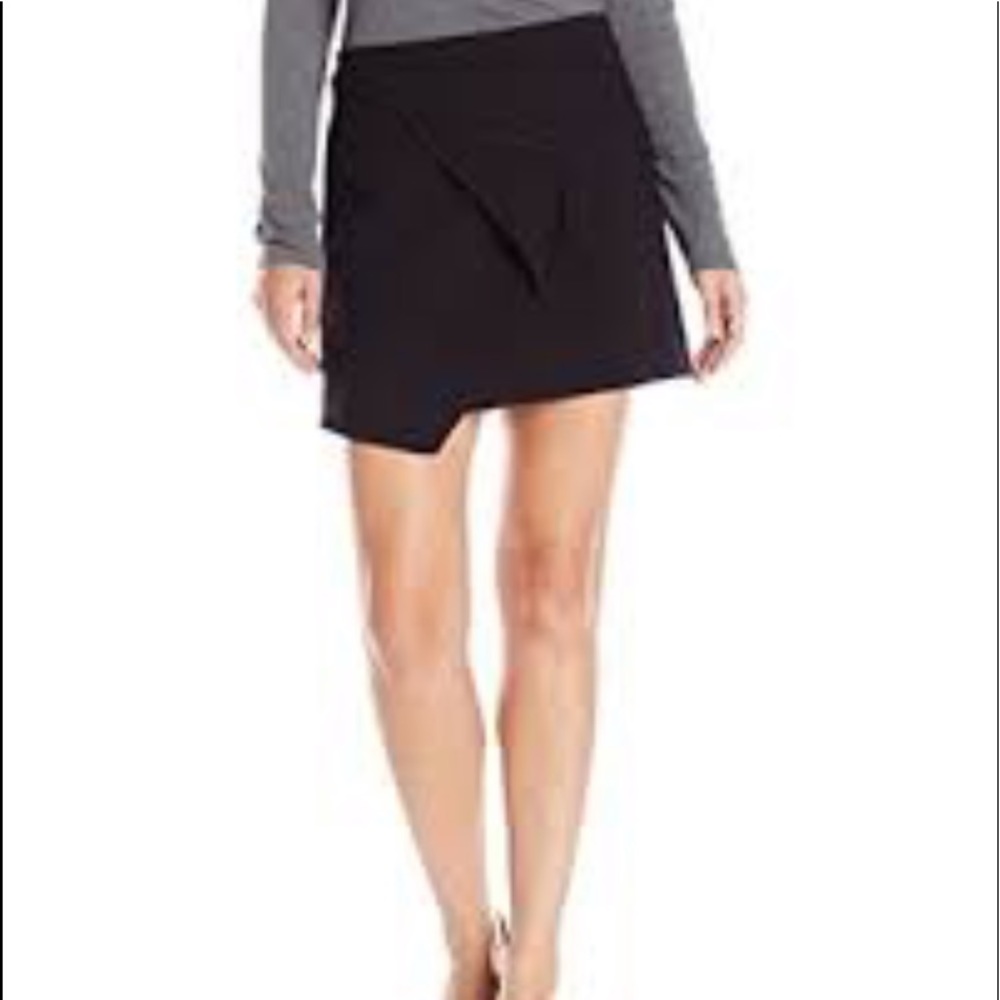 Halston heritage mini skirt🔥